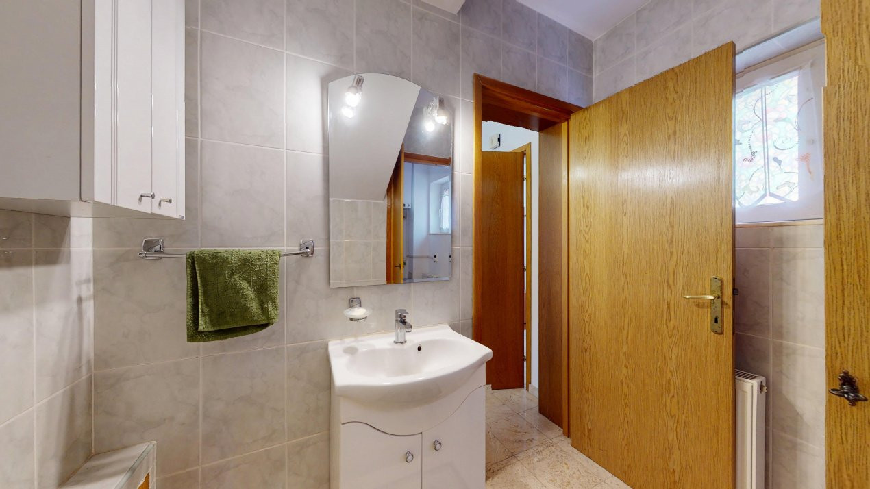 Vila unde diminețile încep cu liniște, nu cu trafic – Iancu Nicolae