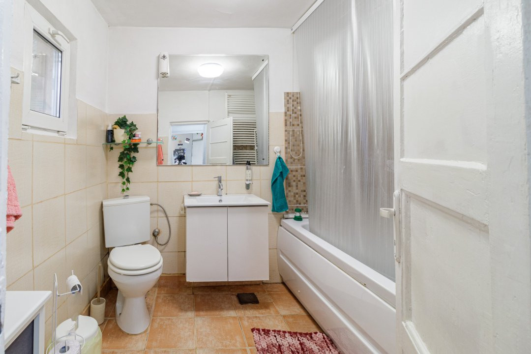 Casa cu gradina aproape de metrou 1 Mai - 232 mp curte libera