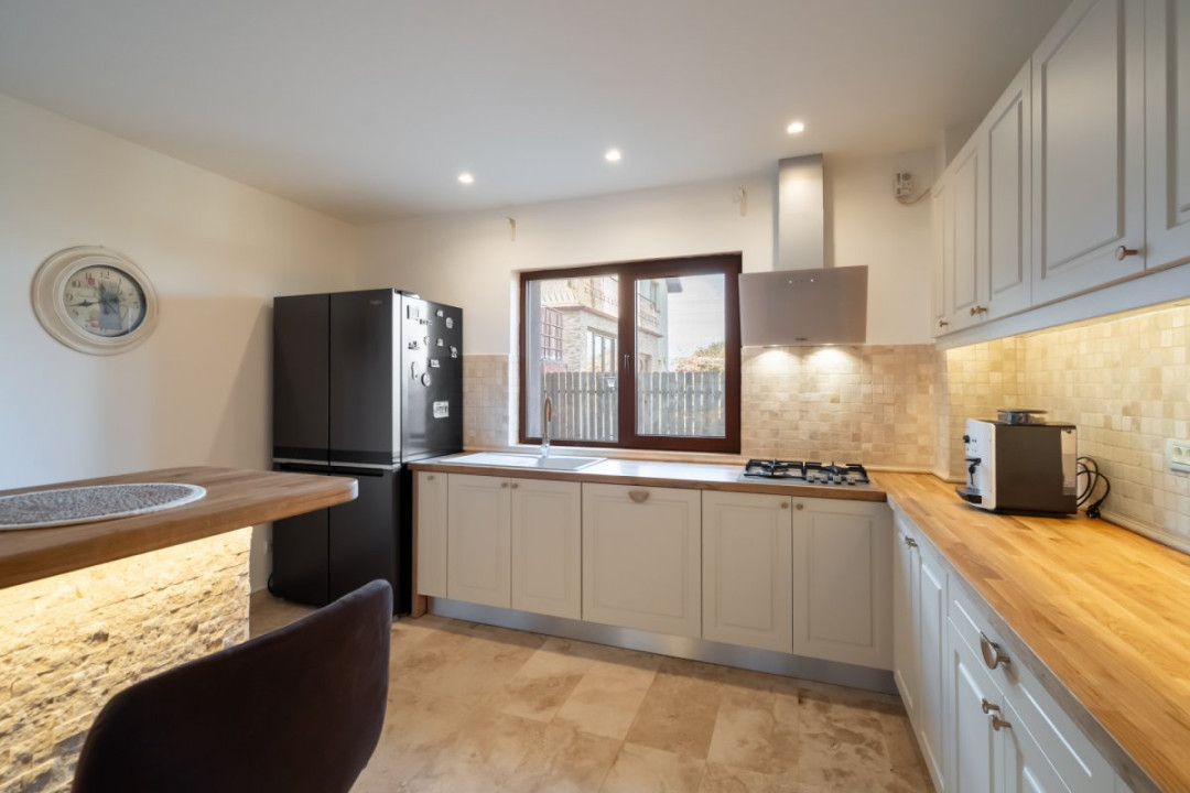 Vila de vanzare Branesti,, teren suplimentar,  gata de mutare si  acces rapid.