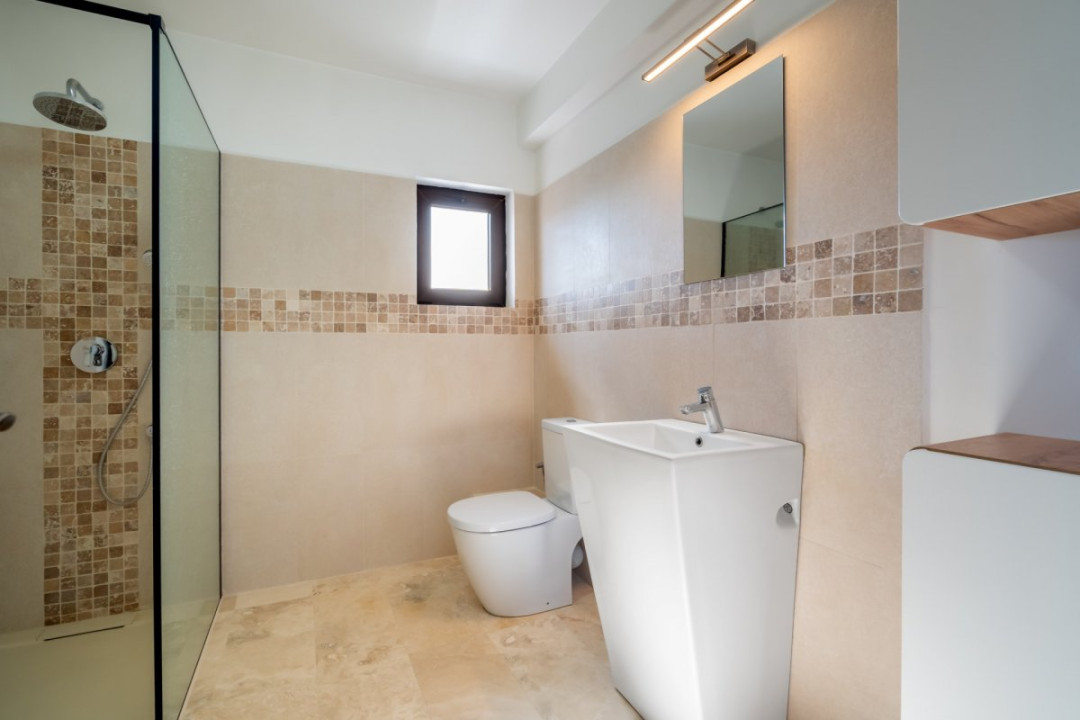 Vila de vanzare Branesti,, teren suplimentar,  gata de mutare si  acces rapid.