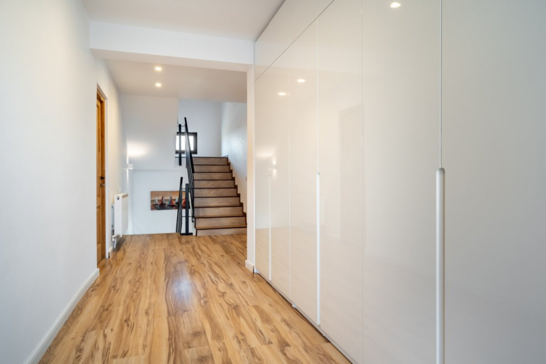 Vila de vanzare Branesti,, teren suplimentar,  gata de mutare si  acces rapid.