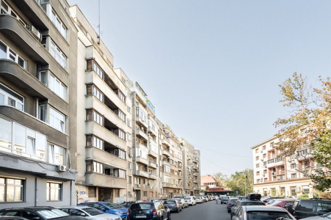 Imobil Art Deco de vanzare