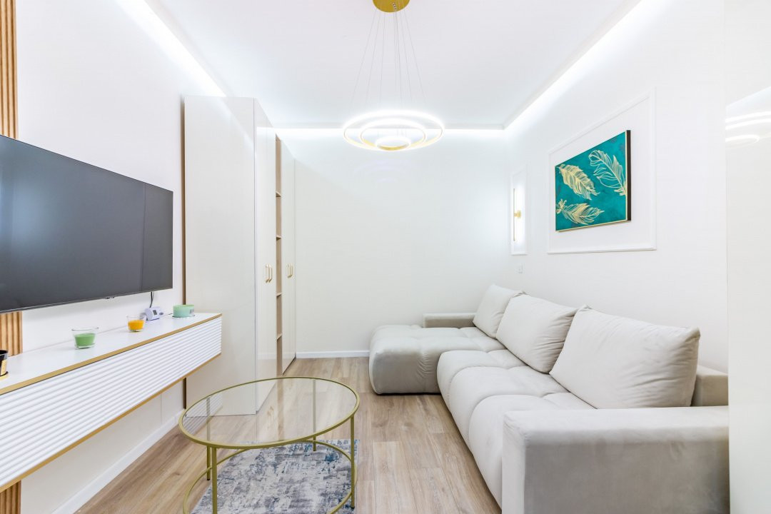 Garsonieră decomandată, Exigent Plaza Faza 5, mobilată modern, bloc 2024