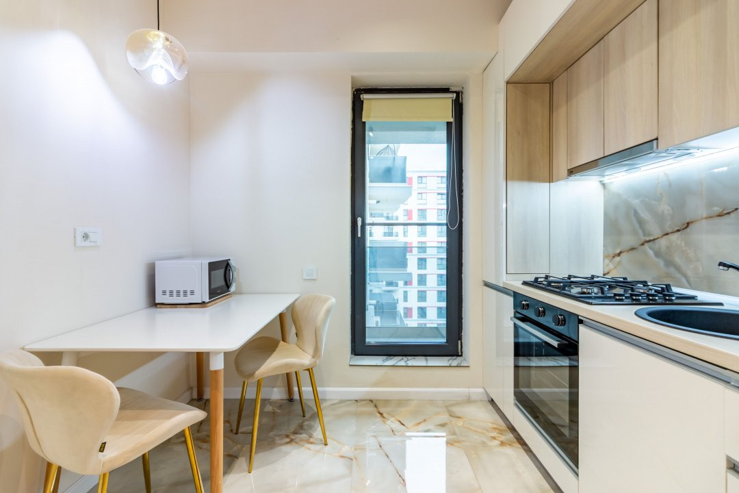 Garsonieră decomandată, Exigent Plaza Faza 5, mobilată modern, bloc 2024