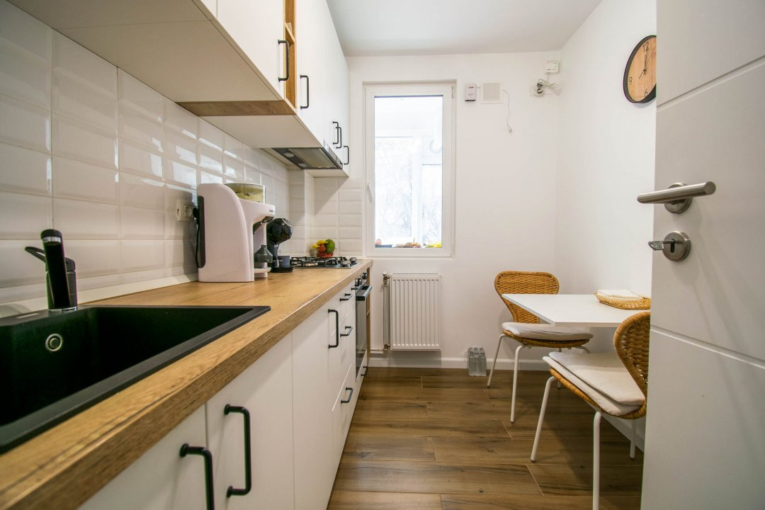 Bd.Obregia 2 camere,renovat lux,mobilat-utilat,centrala proprie,etaj 3/10