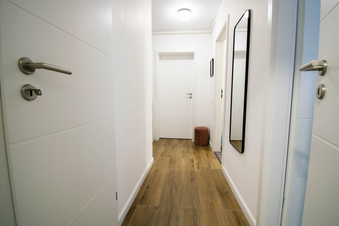 Bd.Obregia 2 camere,renovat lux,mobilat-utilat,centrala proprie,etaj 3/10