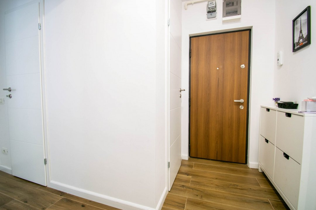 Bd.Obregia 2 camere,renovat lux,mobilat-utilat,centrala proprie,etaj 3/10