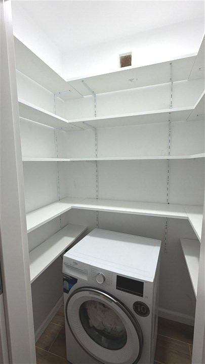 Bd.Obregia 2 camere,renovat lux,mobilat-utilat,centrala proprie,etaj 3/10