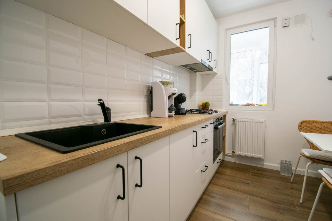 Bd.Obregia 2 camere,renovat lux,mobilat-utilat,centrala proprie,etaj 3/10