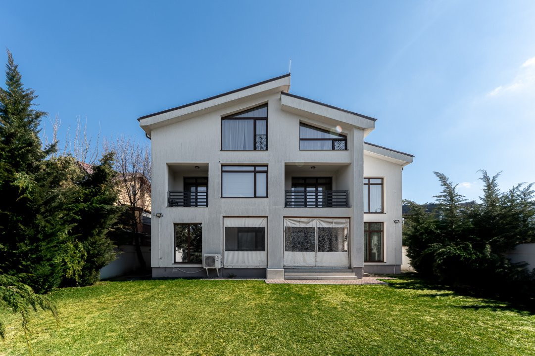 Vilă eleganta si spatioasa - vanzare - Pipera - Erou Iancu Nicolae 