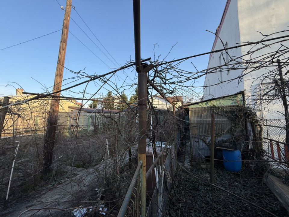 Casa demolabila/renovabila langa Lacul Grivita 