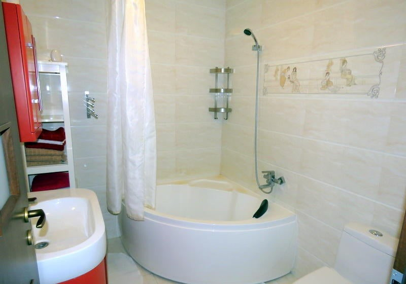 COMISION 0%-De inchiriat 2 cam. la LUKOIL Lujerului-mobilat si utilat