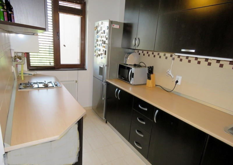 COMISION 0%-De inchiriat 2 cam. la LUKOIL Lujerului-mobilat si utilat