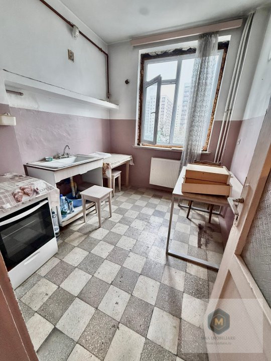 Metrou Lujerului - ap. 3 camere - necesita renovare completa