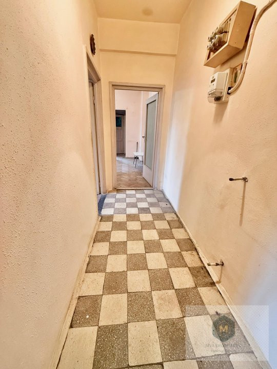 Metrou Lujerului - ap. 3 camere - necesita renovare completa