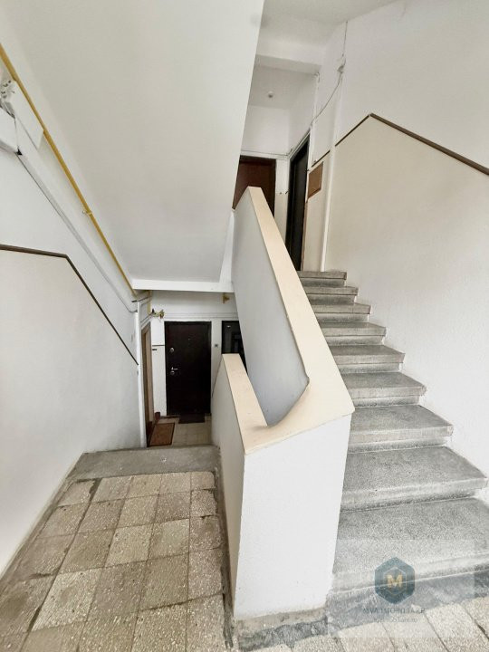Metrou Lujerului - ap. 3 camere - necesita renovare completa
