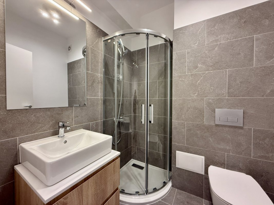 Apartament cu piscina si gradina proprie, nou, la prima inchiriere