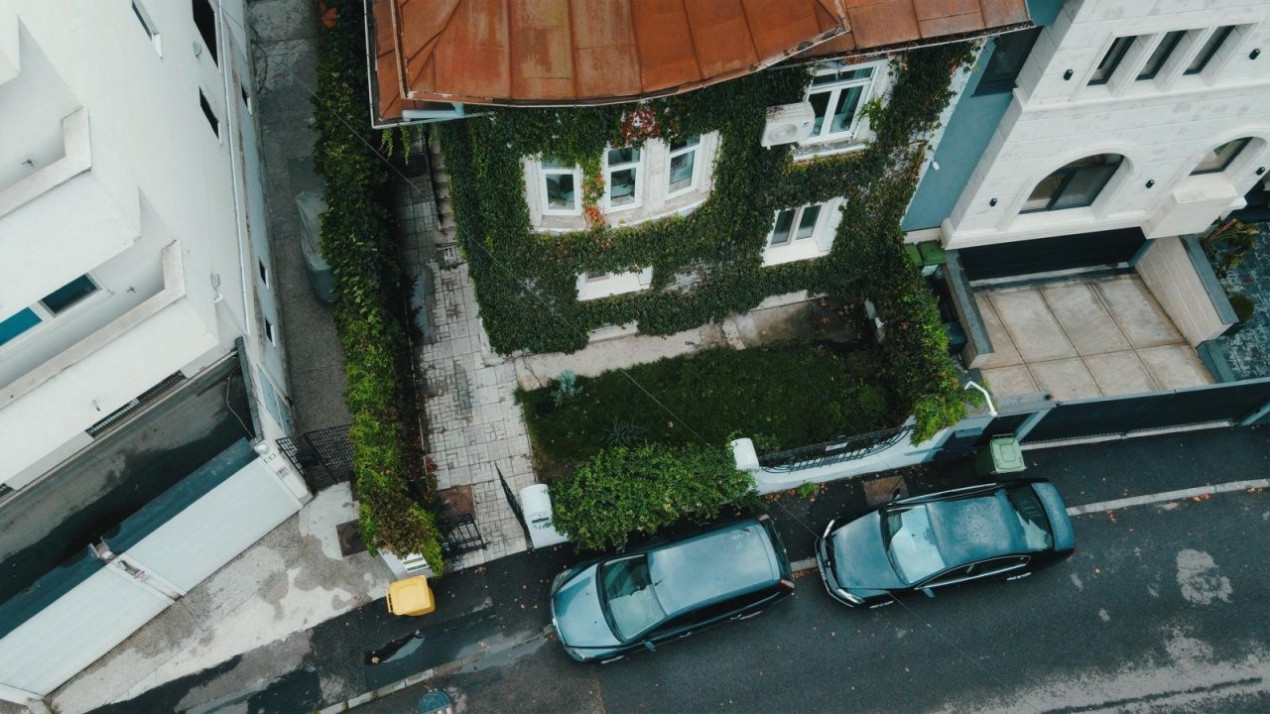 COTROCENI-GRADINA BOTANICA STUDIO LA CHEIE, 33 MP!