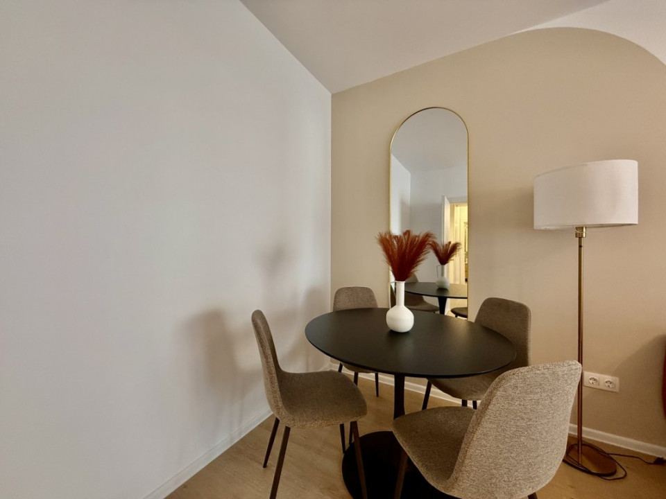 Apartament cu piscina si gradina proprie, nou, la prima inchiriere