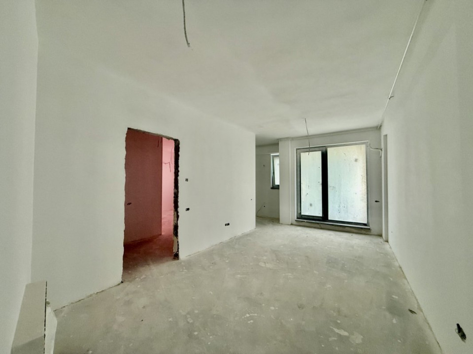 Ultracentral,  2 camere cu 2 bai, priveliste si soare !