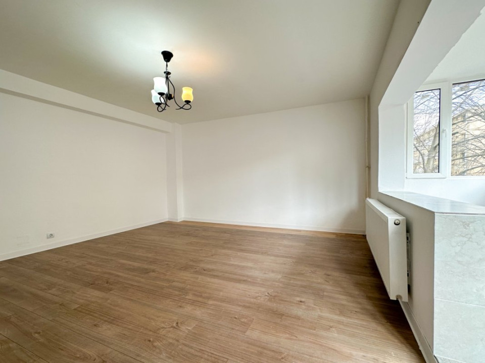 Lângă parc, renovat complet, gata să devină al tău. Totul nou!