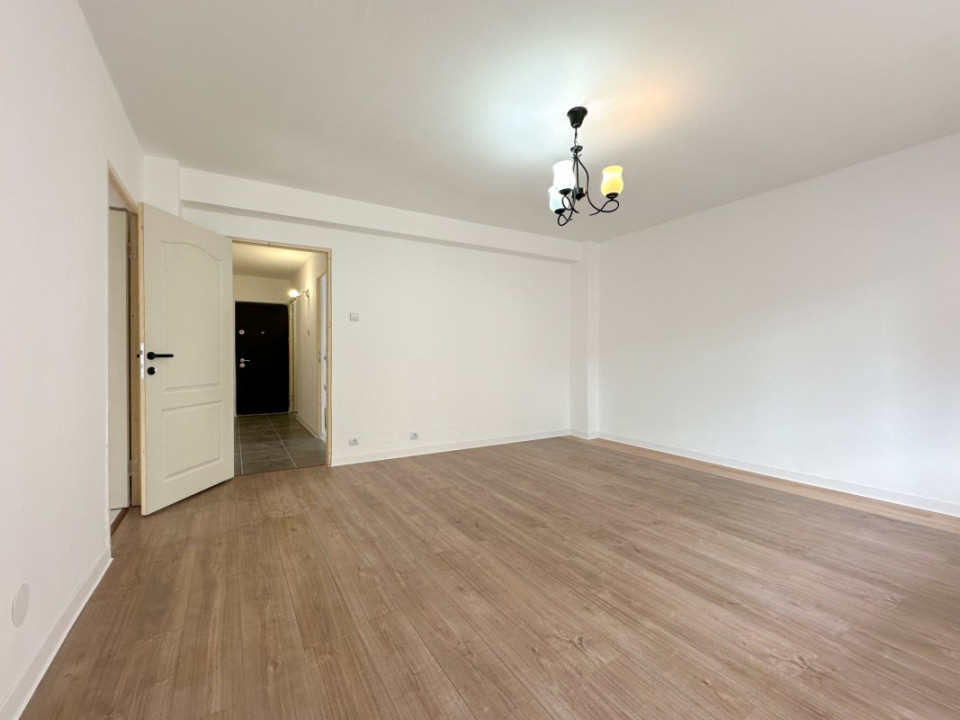 Lângă parc, renovat complet, gata să devină al tău. Totul nou!