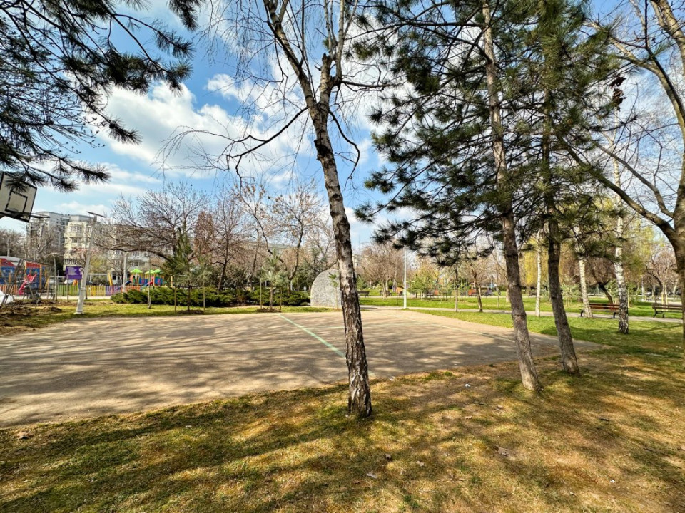 Lângă parc, renovat complet, gata să devină al tău. Totul nou!