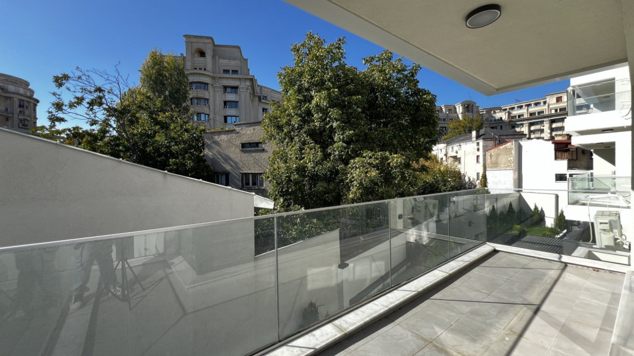 Unirii, 4 camere cu  2 parcari