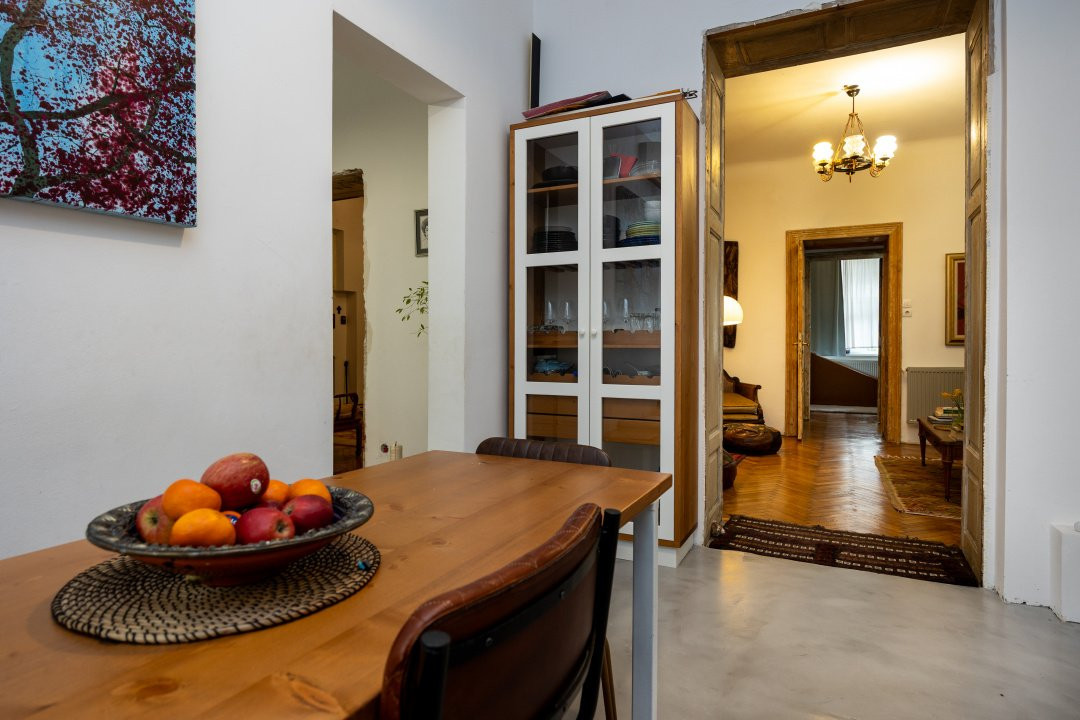 Apartament interbelic premium – 127 mp | Vilă monument istoric | Piata Victoriei