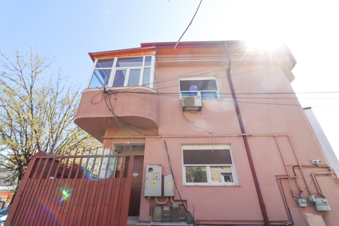 Casă de vânzare cu 4 camere - Piața Iancului/Muncii