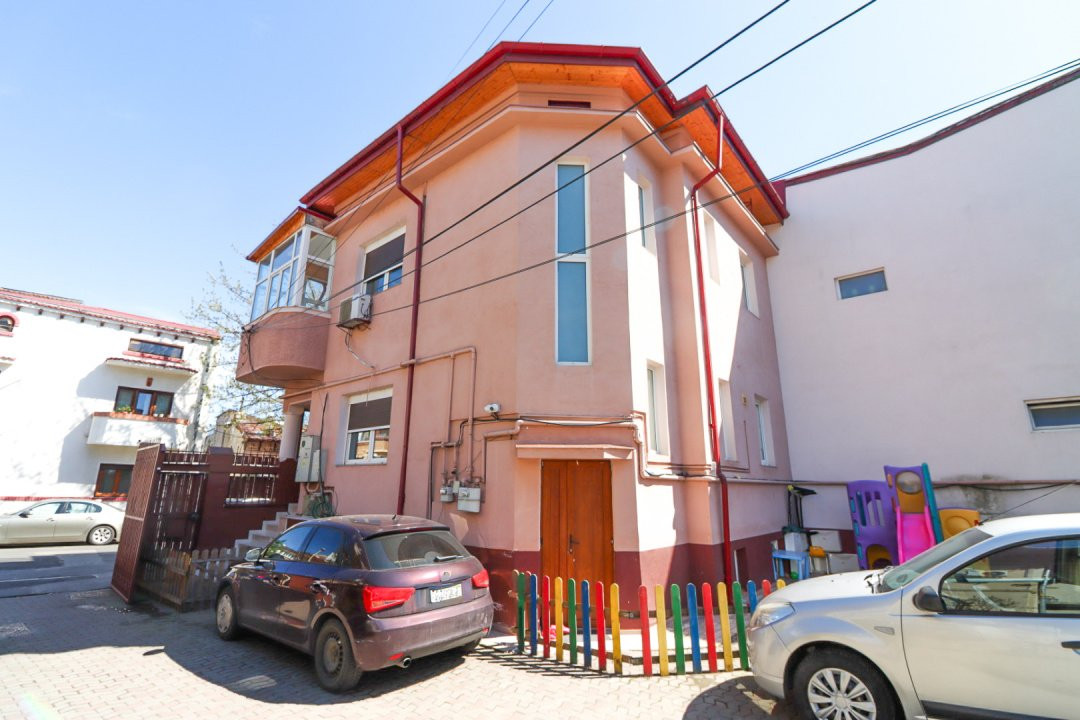 Casă de vânzare cu 4 camere - Piața Iancului/Muncii