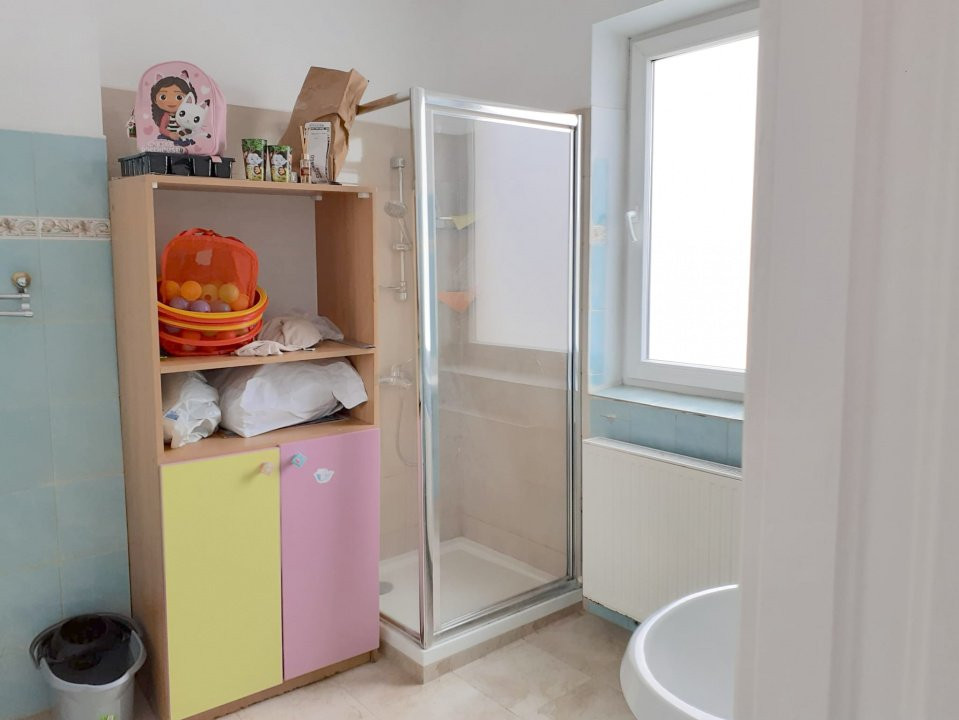 Casă de vânzare cu 4 camere - Piața Iancului/Muncii