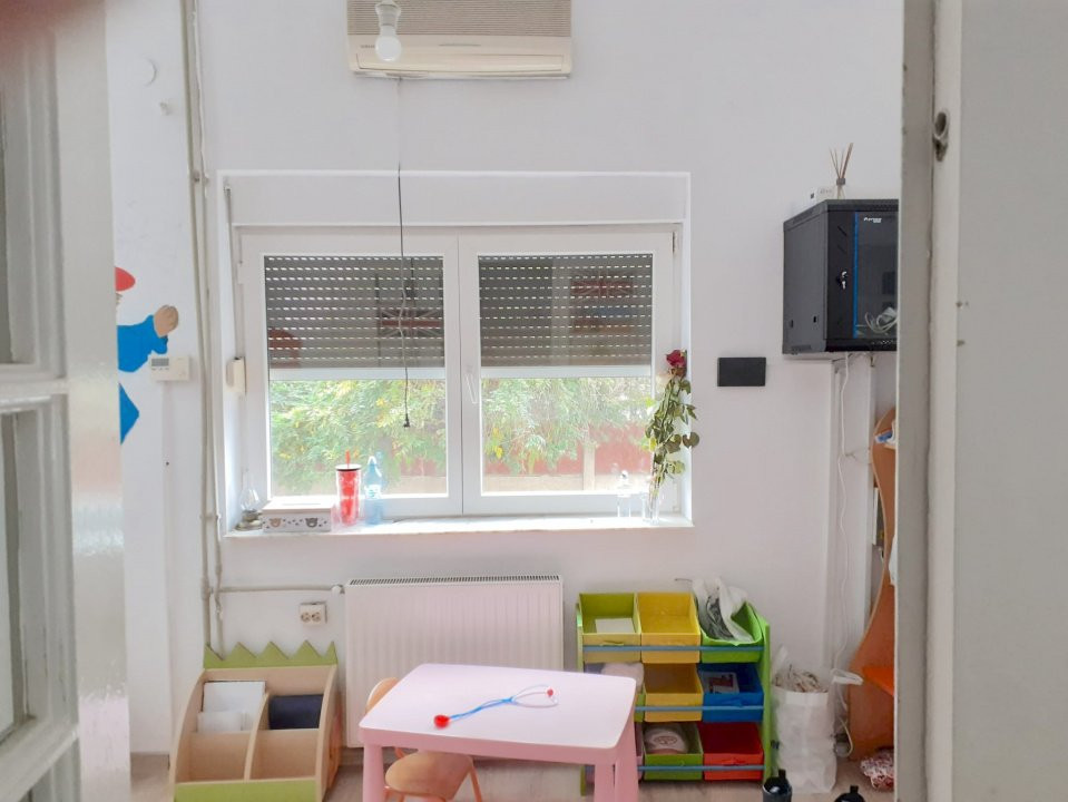 Casă de vânzare cu 4 camere - Piața Iancului/Muncii