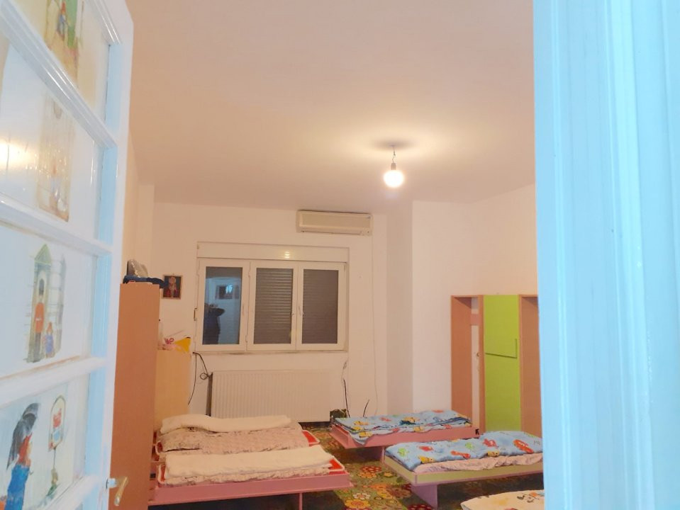 Casă de vânzare cu 4 camere - Piața Iancului/Muncii