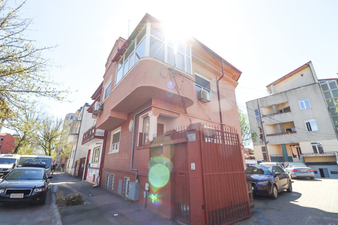 Casă de vânzare cu 4 camere - Piața Iancului/Muncii