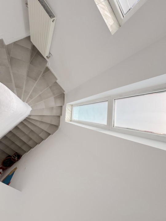 Casă de vânzare cu 5 camere - Piața Iancului/Muncii