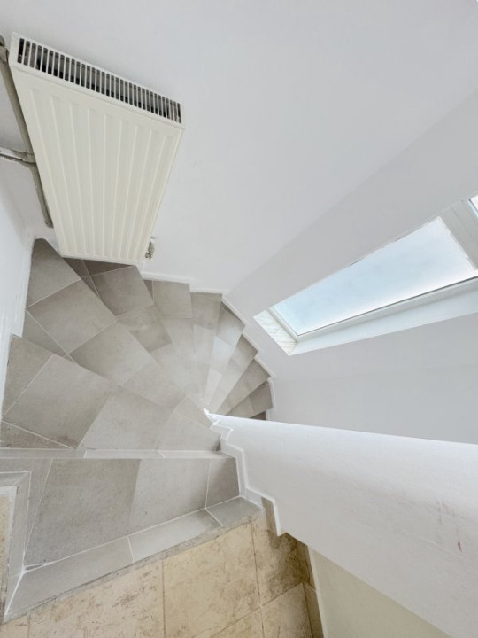 Casă de vânzare cu 5 camere - Piața Iancului/Muncii