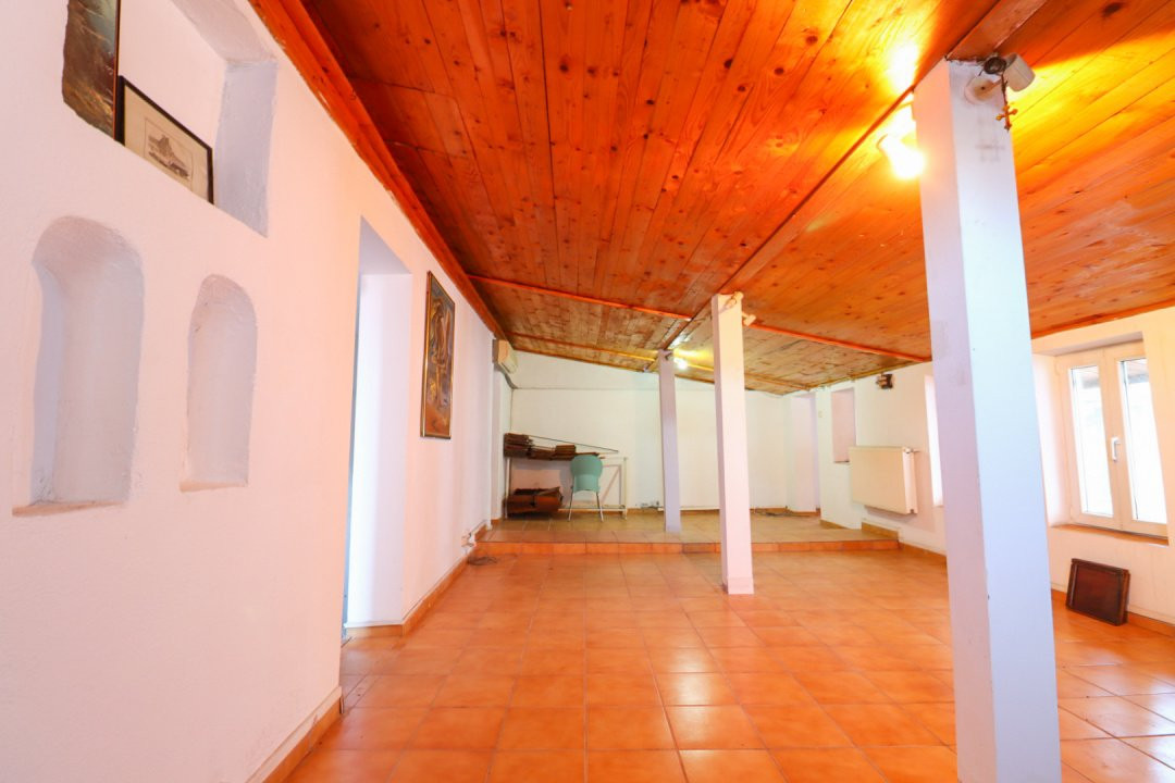 Casă de vânzare cu 5 camere - Piața Iancului/Muncii