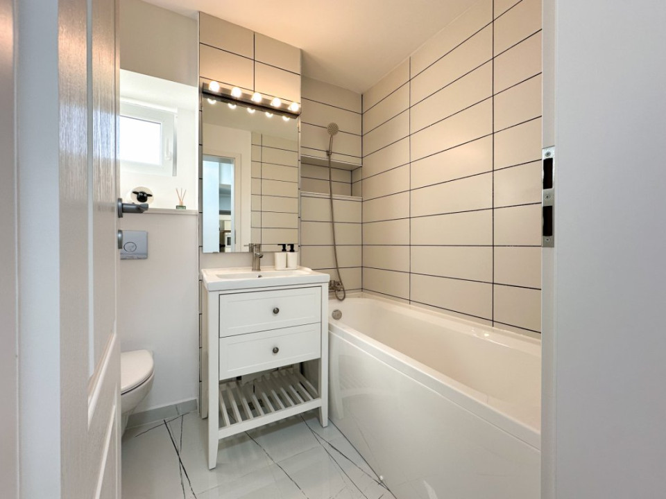 Cel mai scump dar si cel mai frumos 4 camere din Aparatorii Patriei