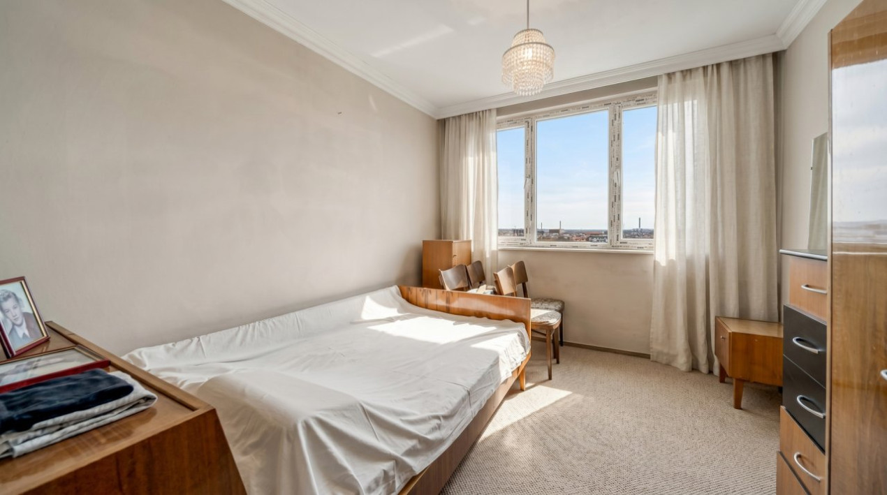 Apusului-Lacul Zanoaga nr.33-61 mp-4 camere-vedere mixta