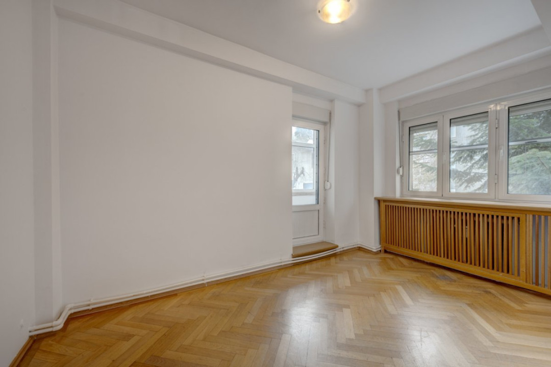 Apartament luminos de 5 camere de închiriat, etaj 1/4, garaj, Bd. Primăverii!
