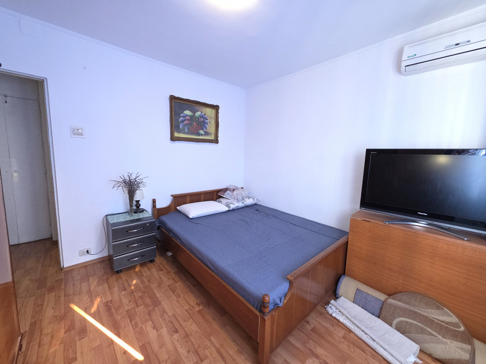 De vanzare 4 camere Ale Huedin 1, cu loc de parcare si centrala proprie