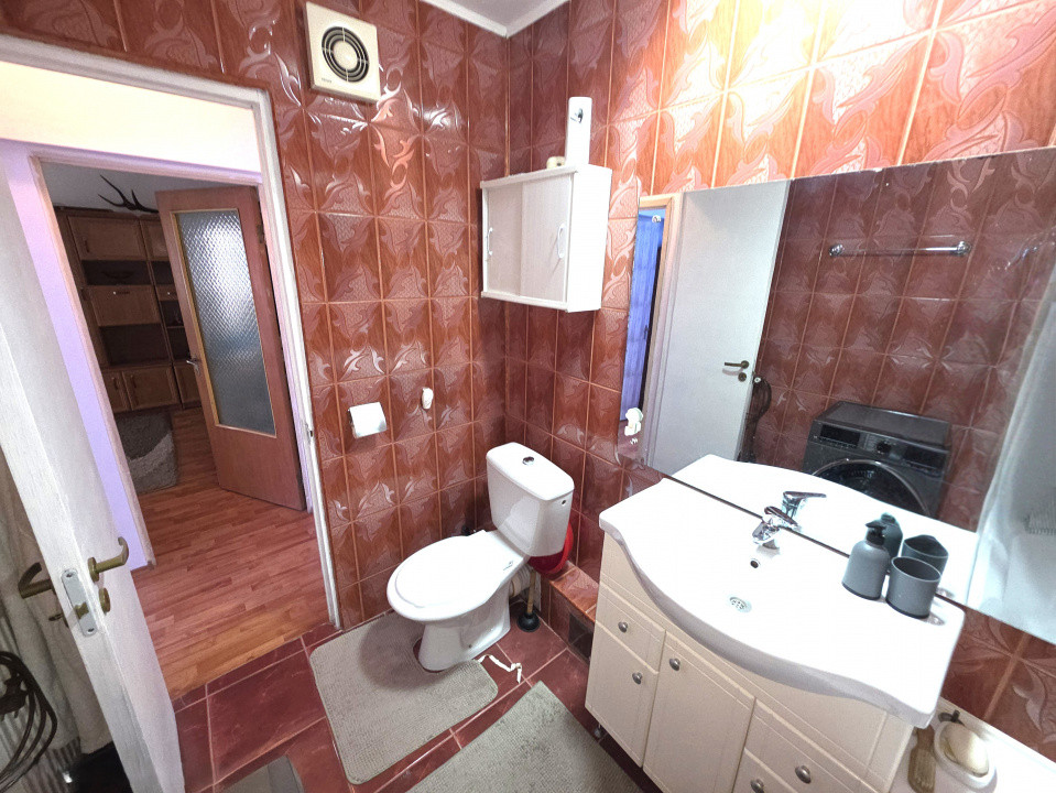 De vanzare 4 camere Ale Huedin 1, cu loc de parcare si centrala proprie