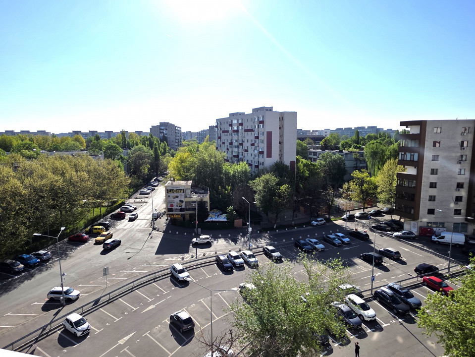 De vanzare 4 camere Ale Huedin 1, cu loc de parcare si centrala proprie