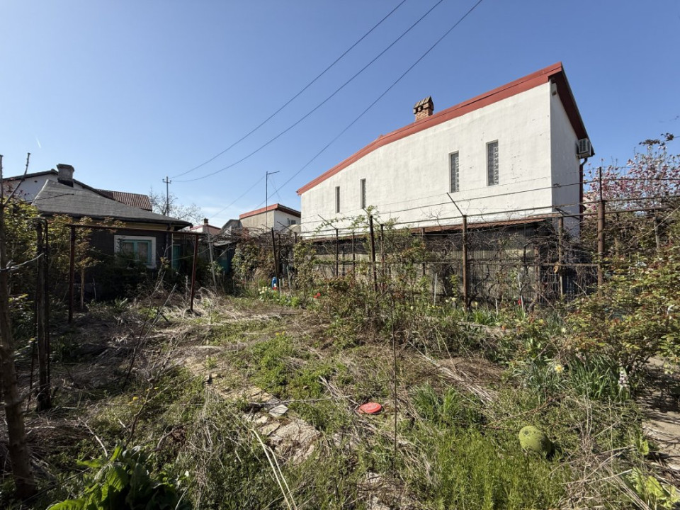 Casa demolabila/renovabila langa Lacul Grivita 