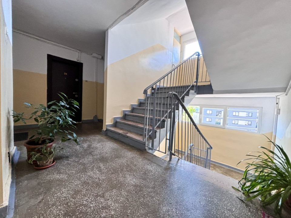 Vedere Parc Bloc 1980 | 3 camere decomandat, 2 băi, METROU 5 min