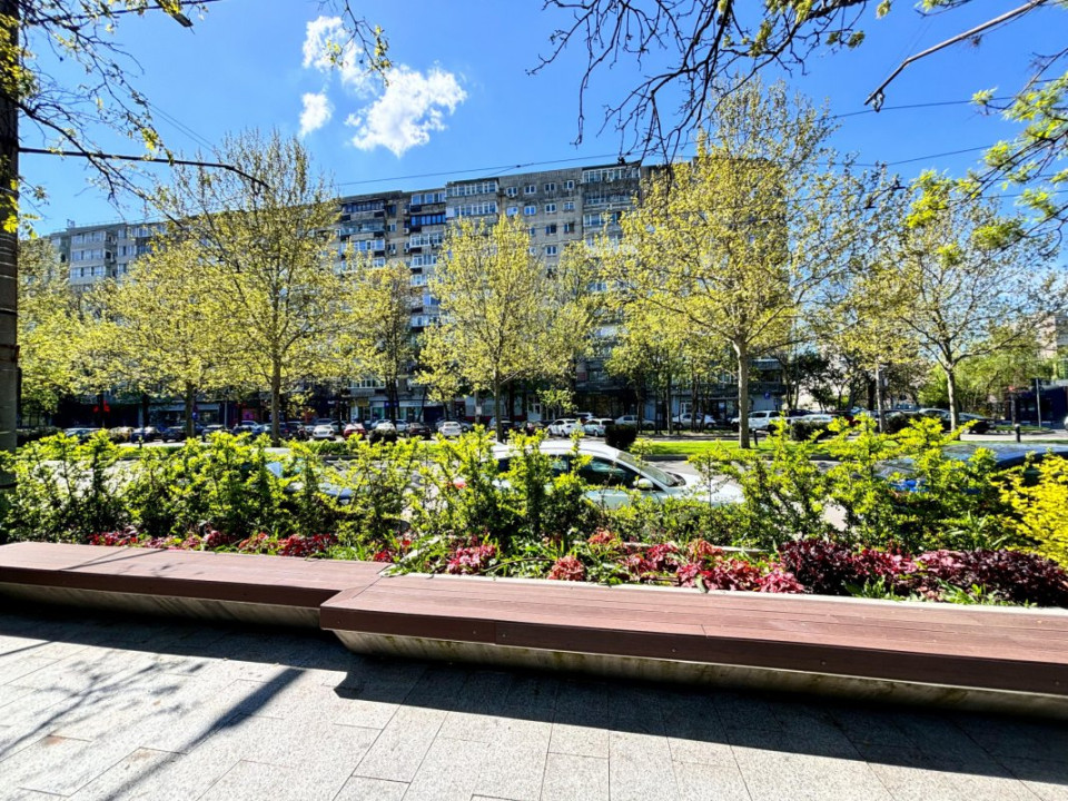 Vedere Parc Bloc 1980 | 3 camere decomandat, 2 băi, METROU 5 min