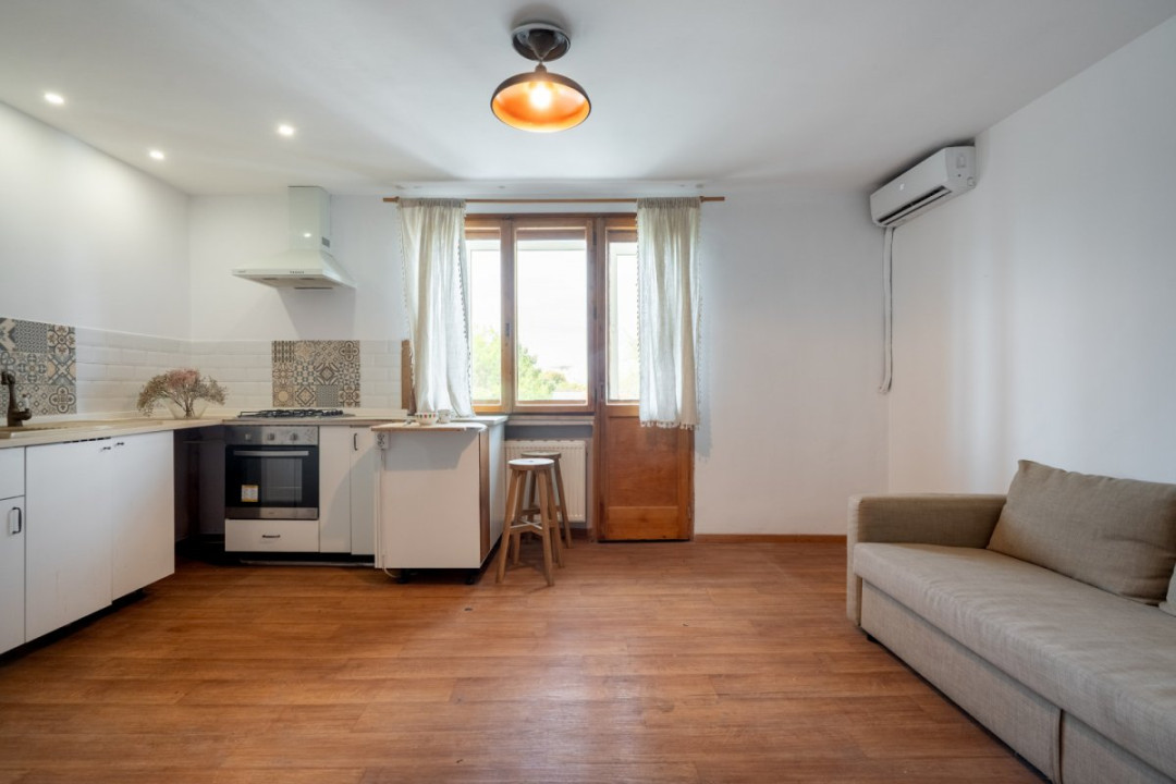 Vânzare garsonieră piata Victoriei