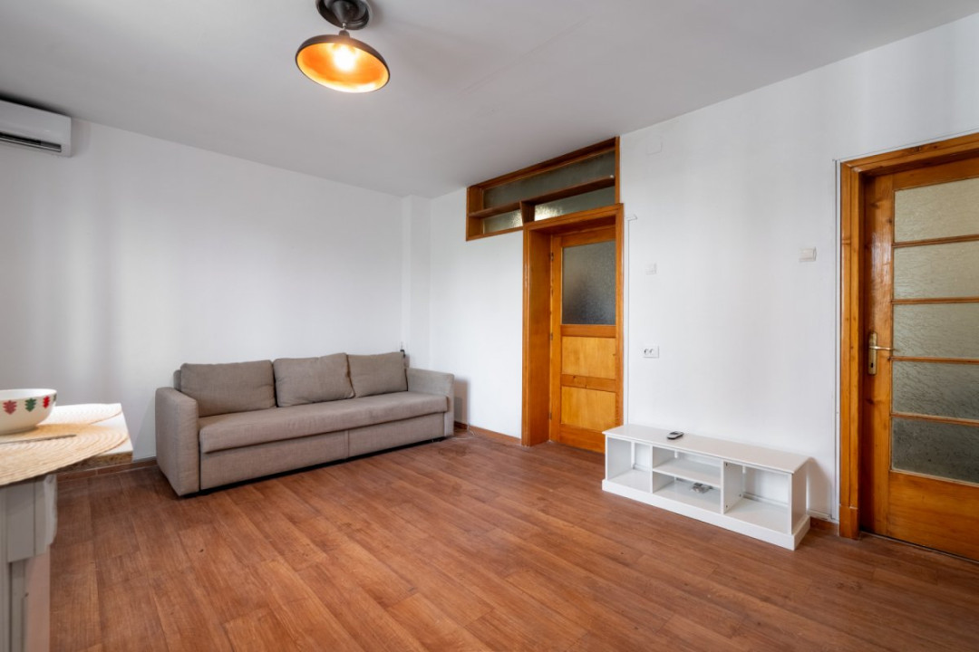 Vânzare garsonieră piata Victoriei