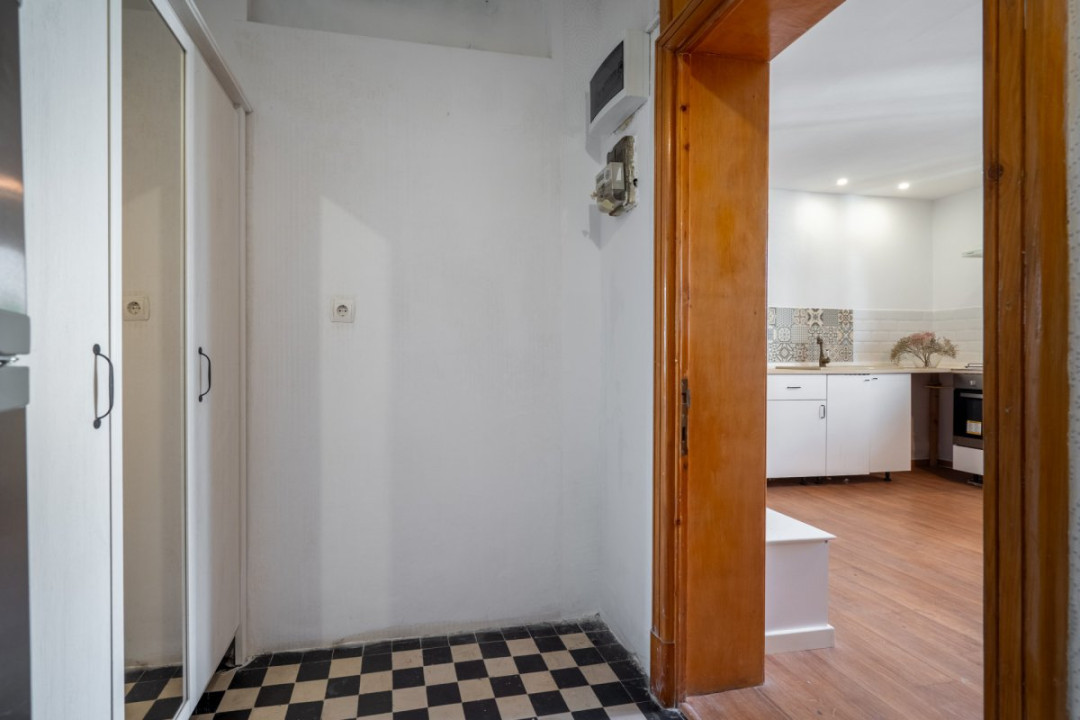 Vânzare garsonieră piata Victoriei